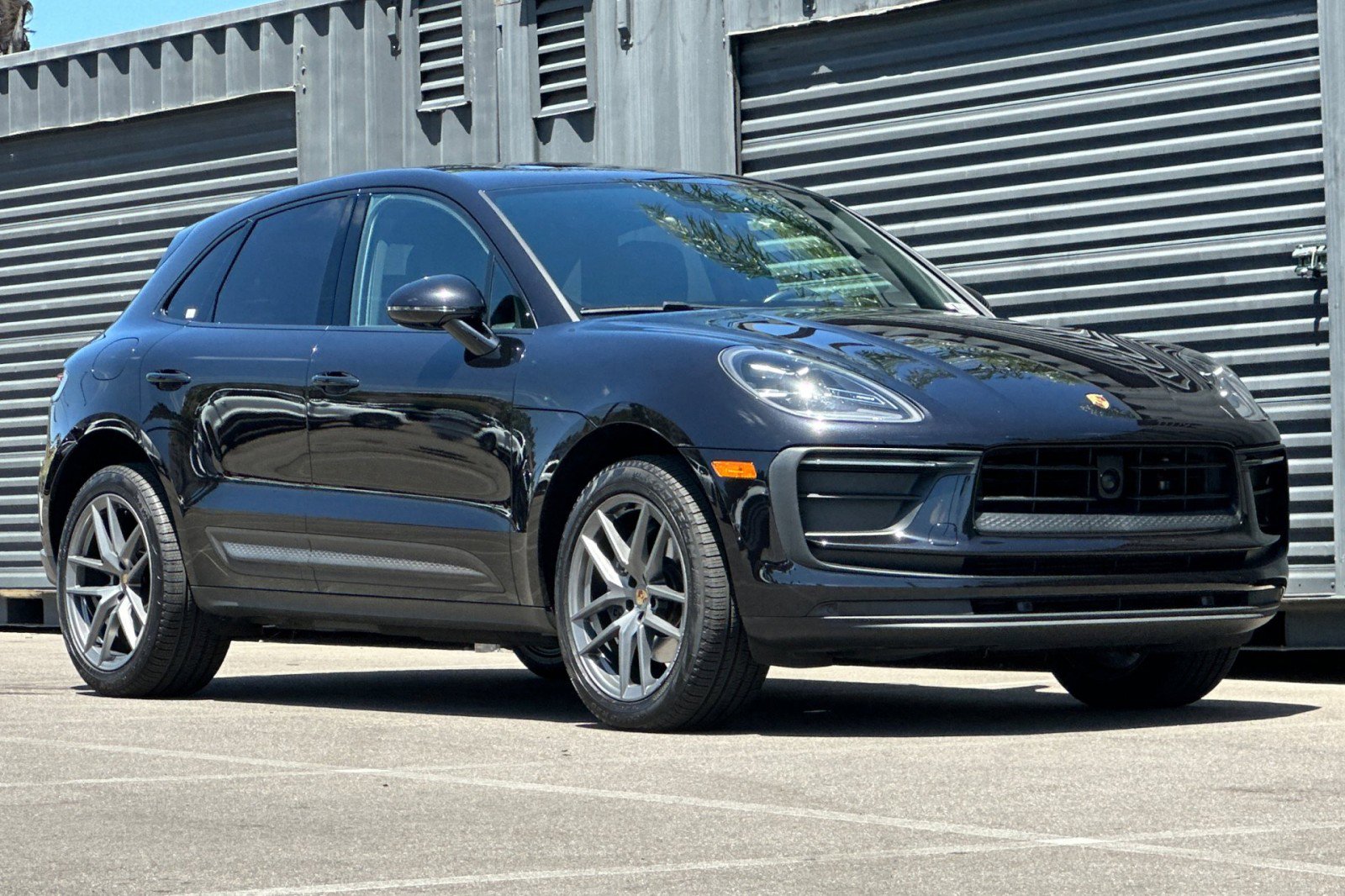 Certified 2023 Porsche Macan AWD/4WD image 10