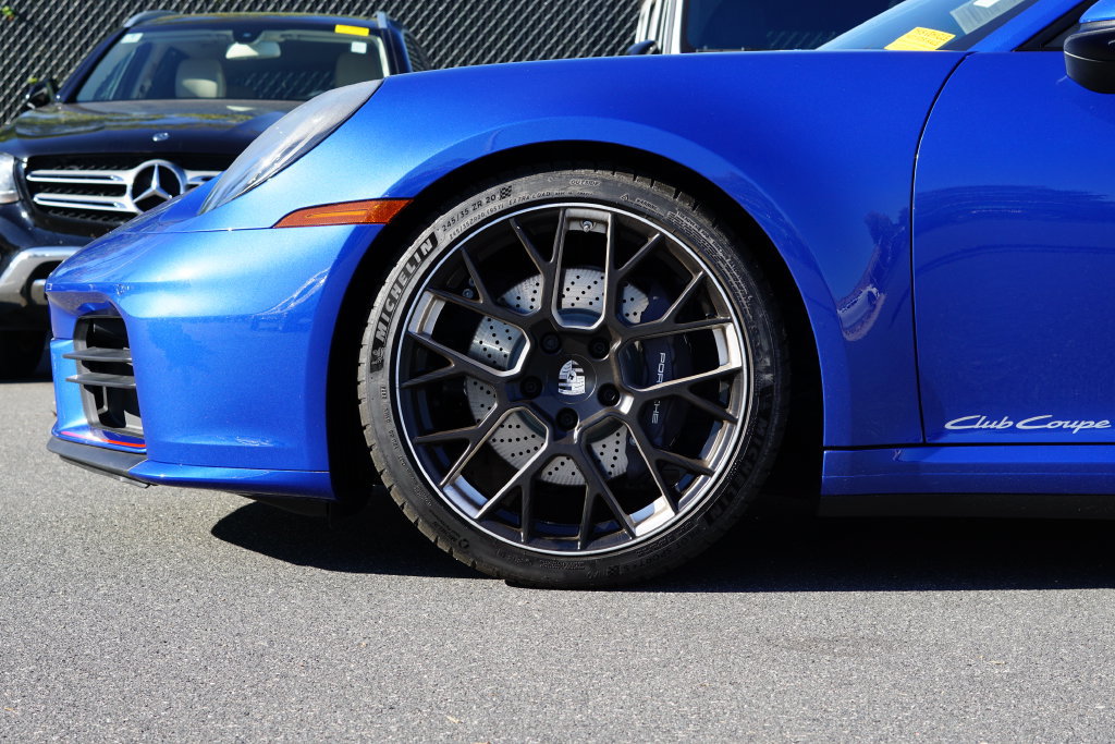 Used 2026 Porsche 911 Carrera RWD image 9