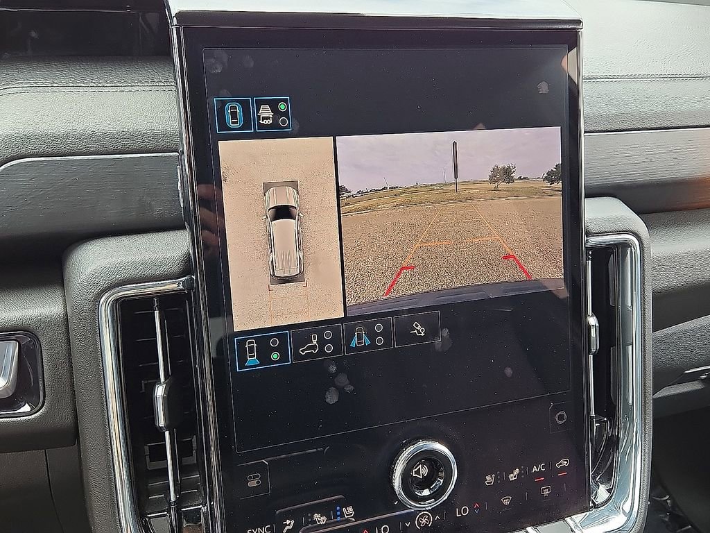 Used 2025 GMC Yukon Denali AWD/4WD image 30