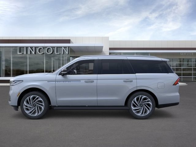 New 2026 Lincoln Navigator Premiere AWD/4WD image 3