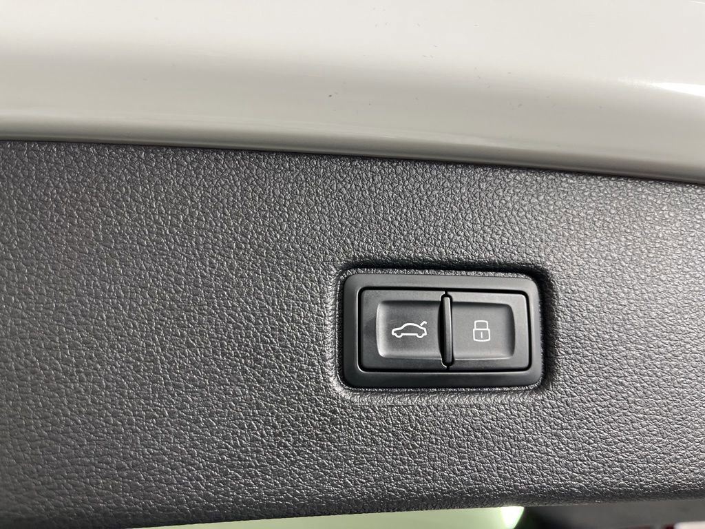 Used 2025 Audi Q7 3.0T Premium Plus image 14