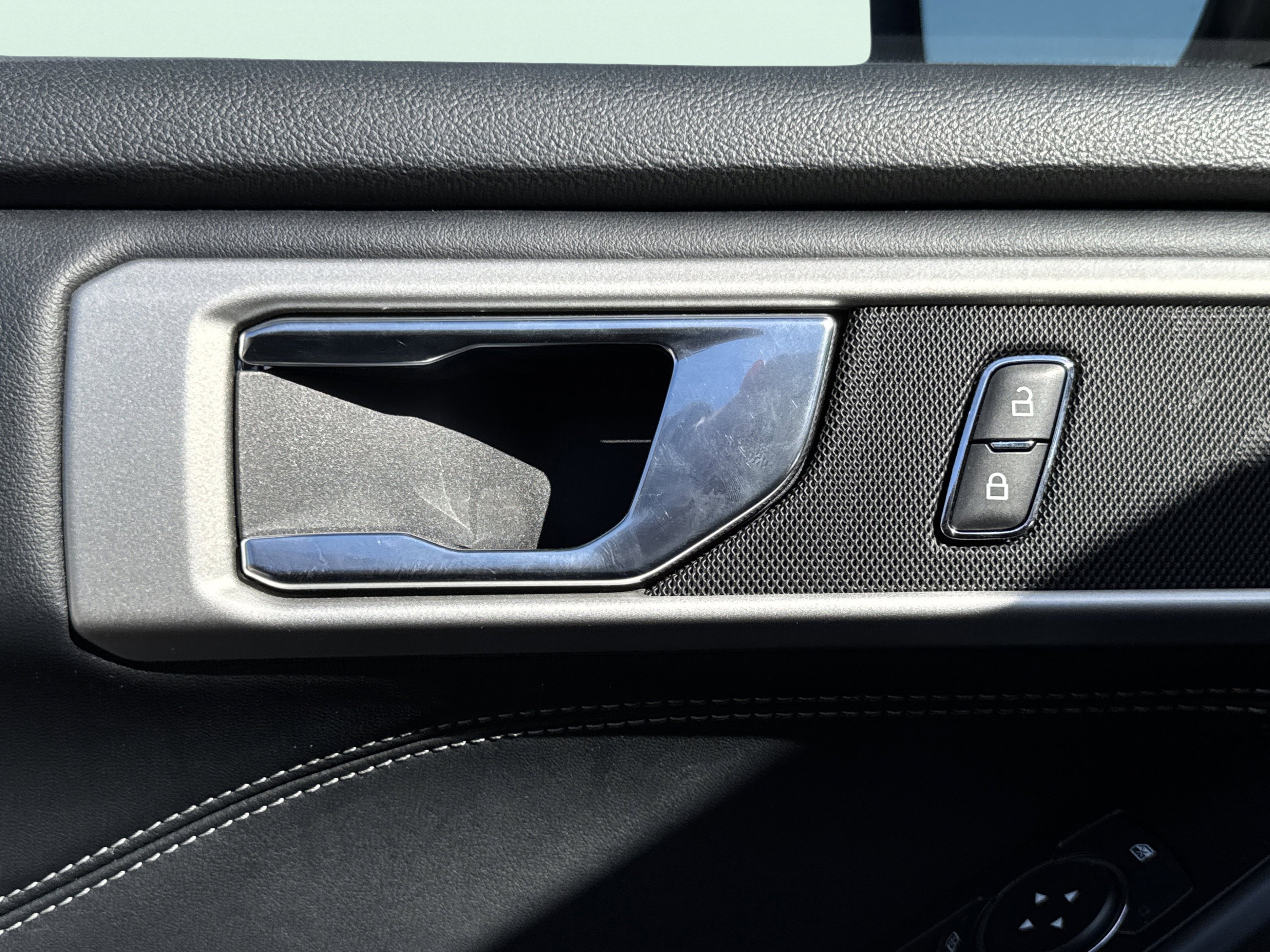 Used 2020 Ford Explorer XLT w/ Equipment Group 202A image 23