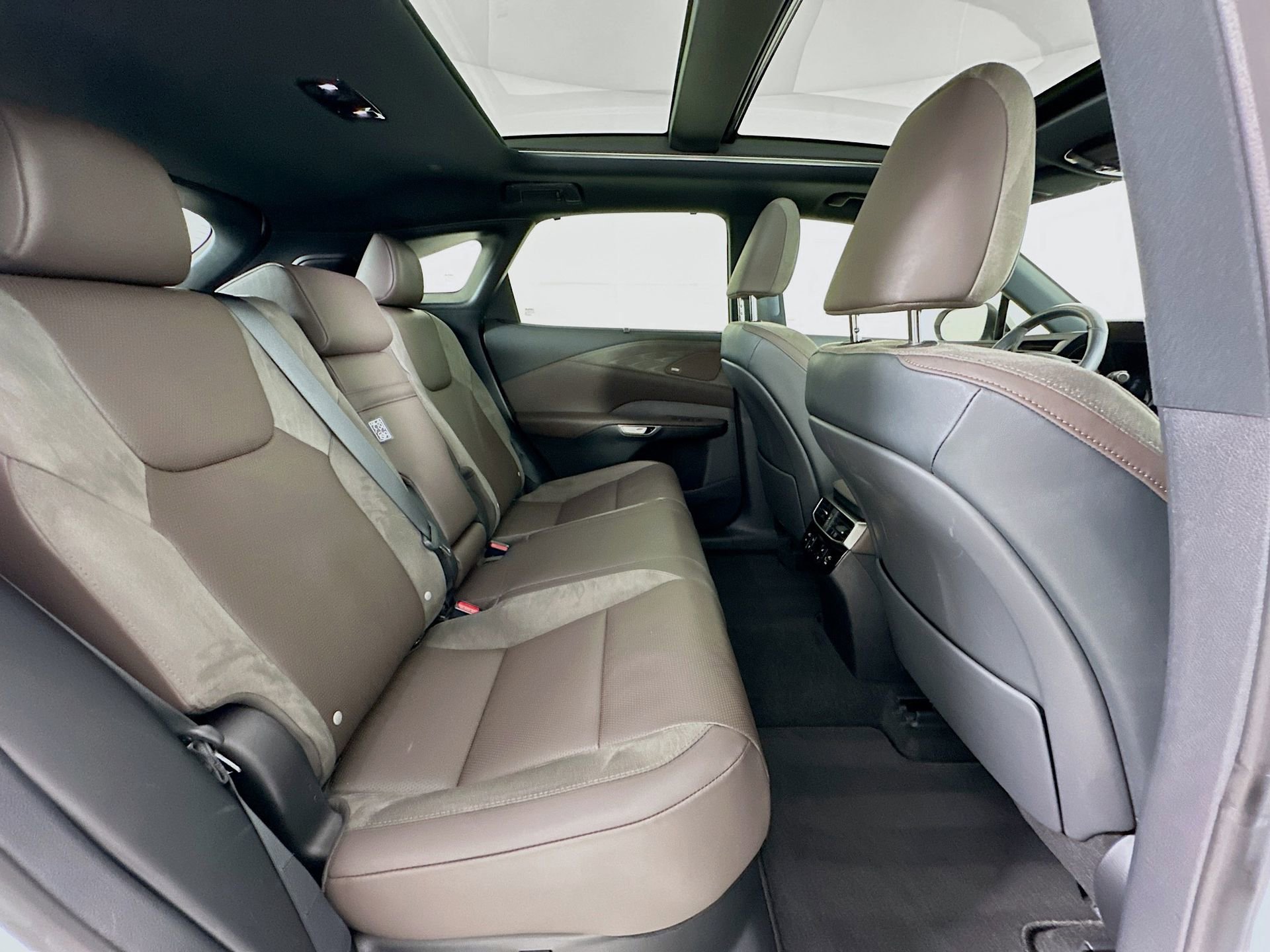Used 2023 Lexus RX 350 FWD w/ Cold Area Package image 29