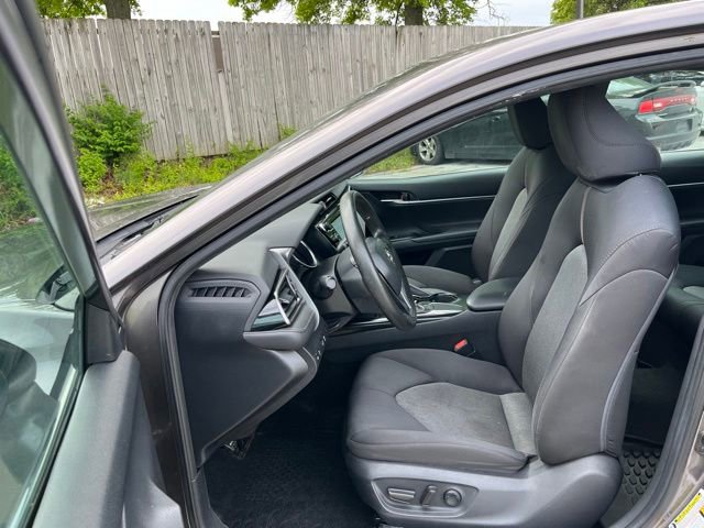 Used 2019 Toyota Camry LE w/ Convenience Package FWD image 14