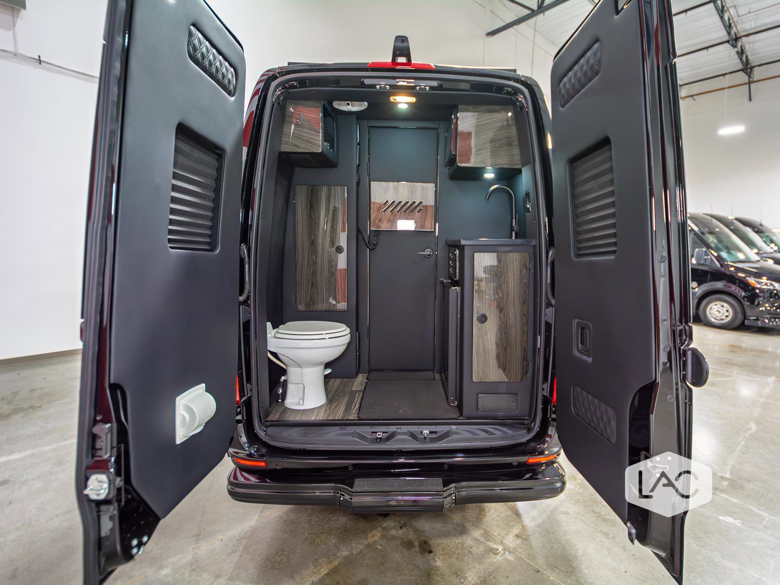 Used 2025 Mercedes-Benz Sprinter 3500 image 9