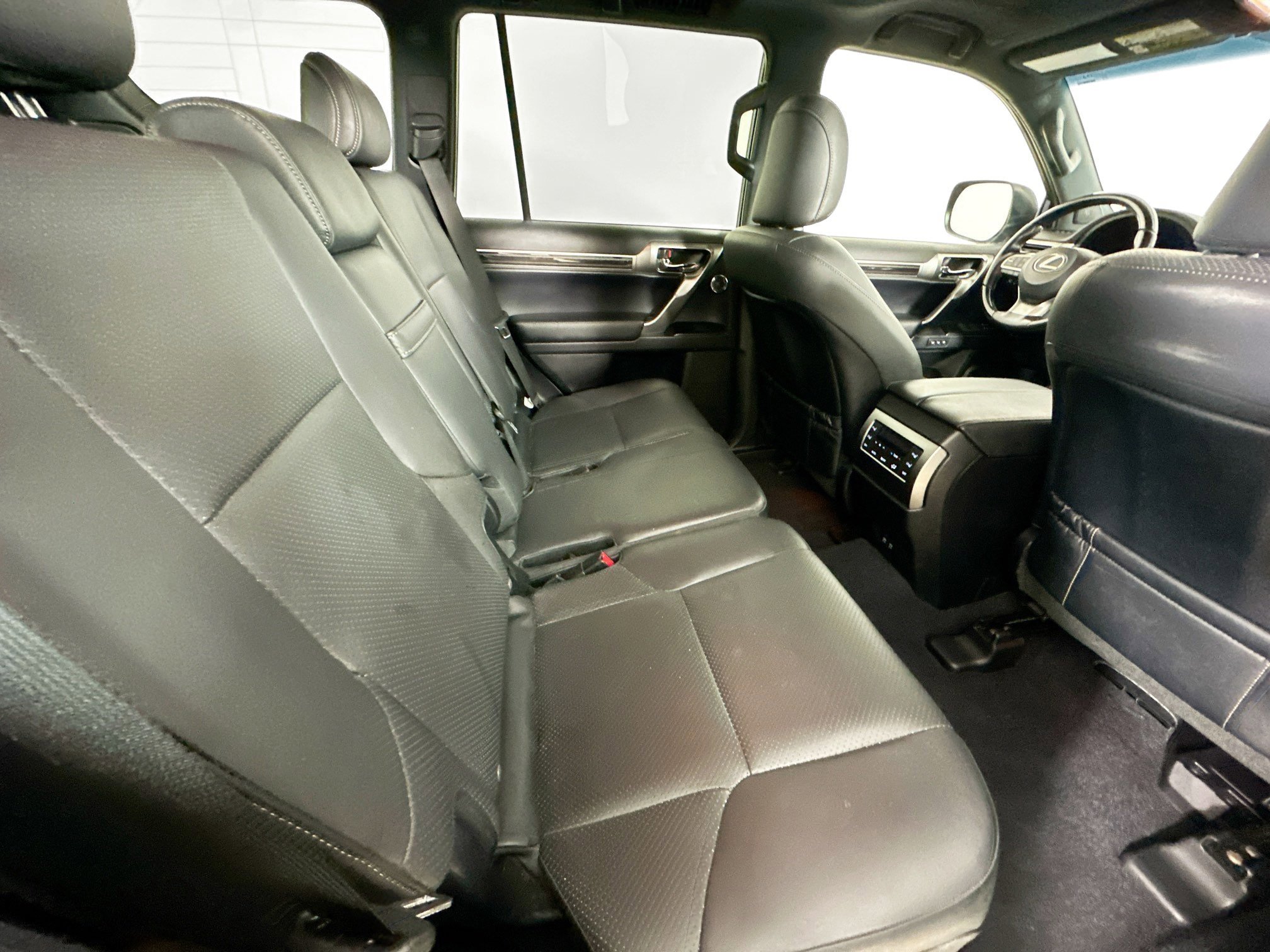 Used 2022 Lexus GX 460 Luxury w/ Accessory Package AWD/4WD image 35