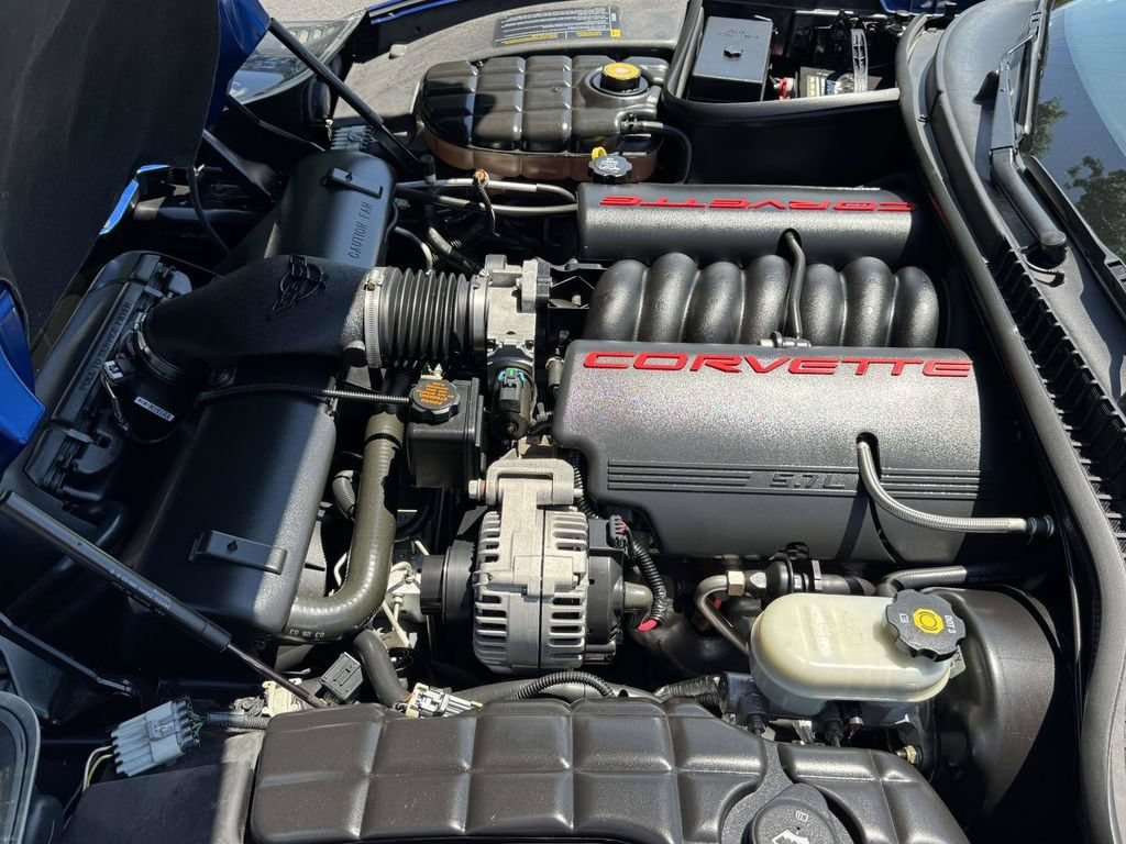Used 2003 Chevrolet Corvette Coupe w/ Preferred Equipment Group RWD image 27