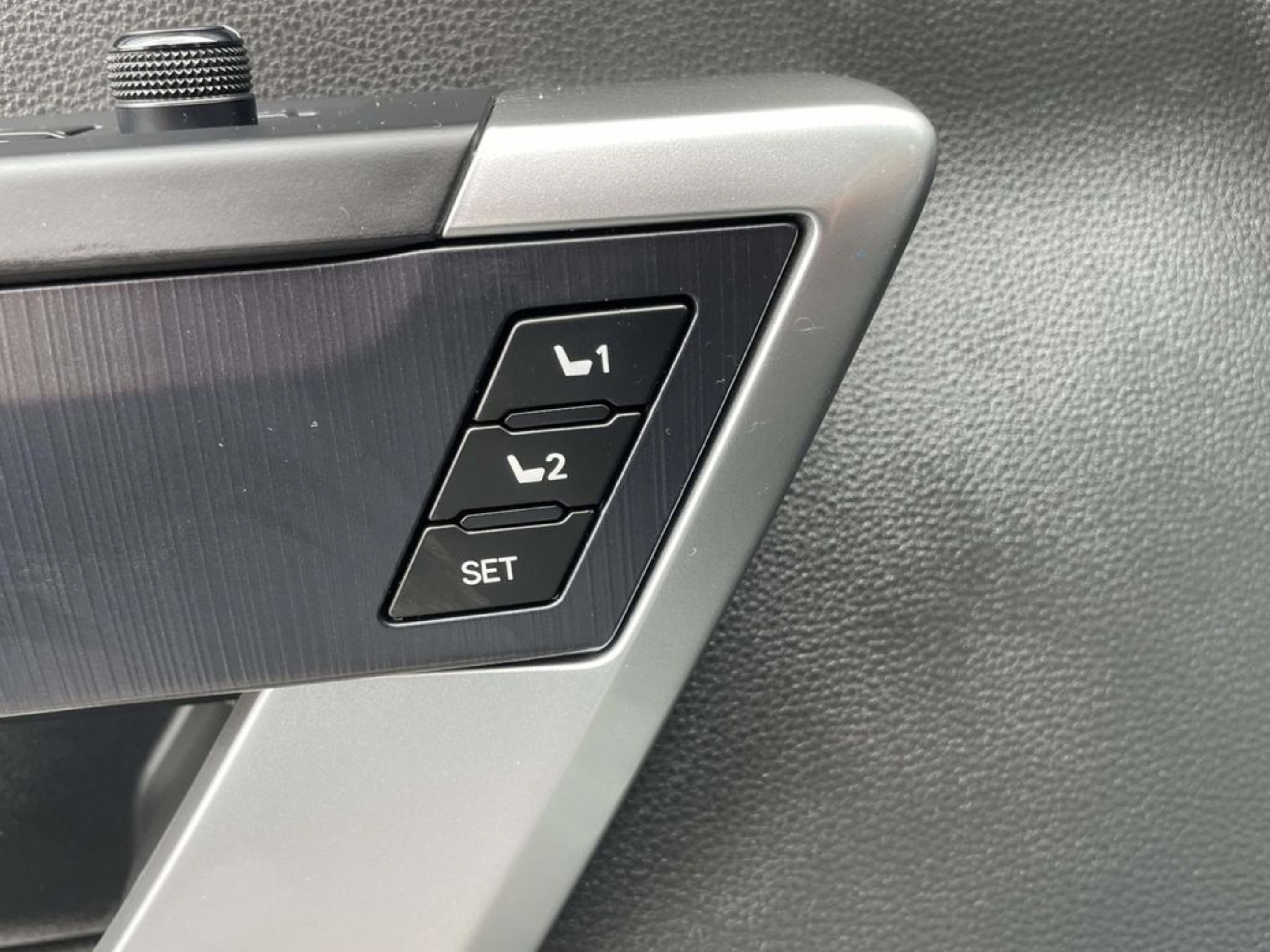 Used 2024 Toyota Sequoia Platinum RWD image 27