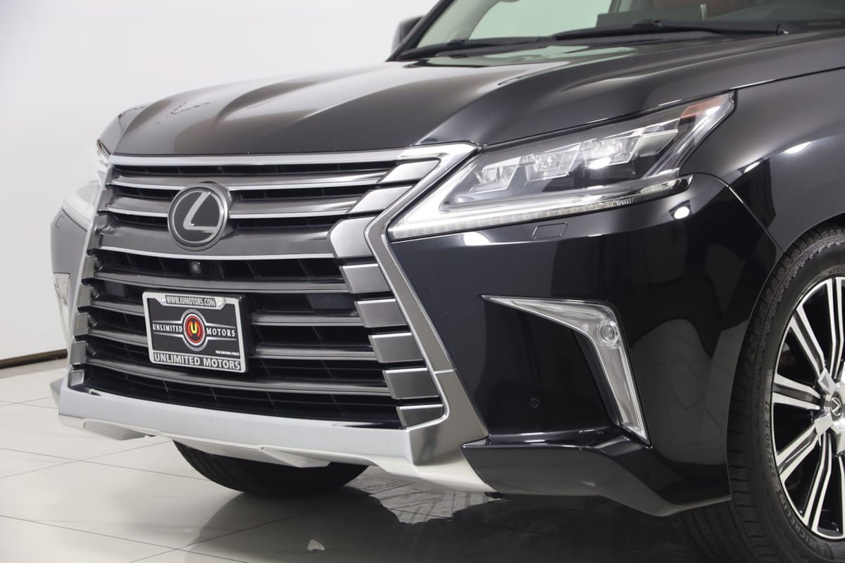 Used 2020 Lexus LX 570 4WD w/ Luxury Package image 56