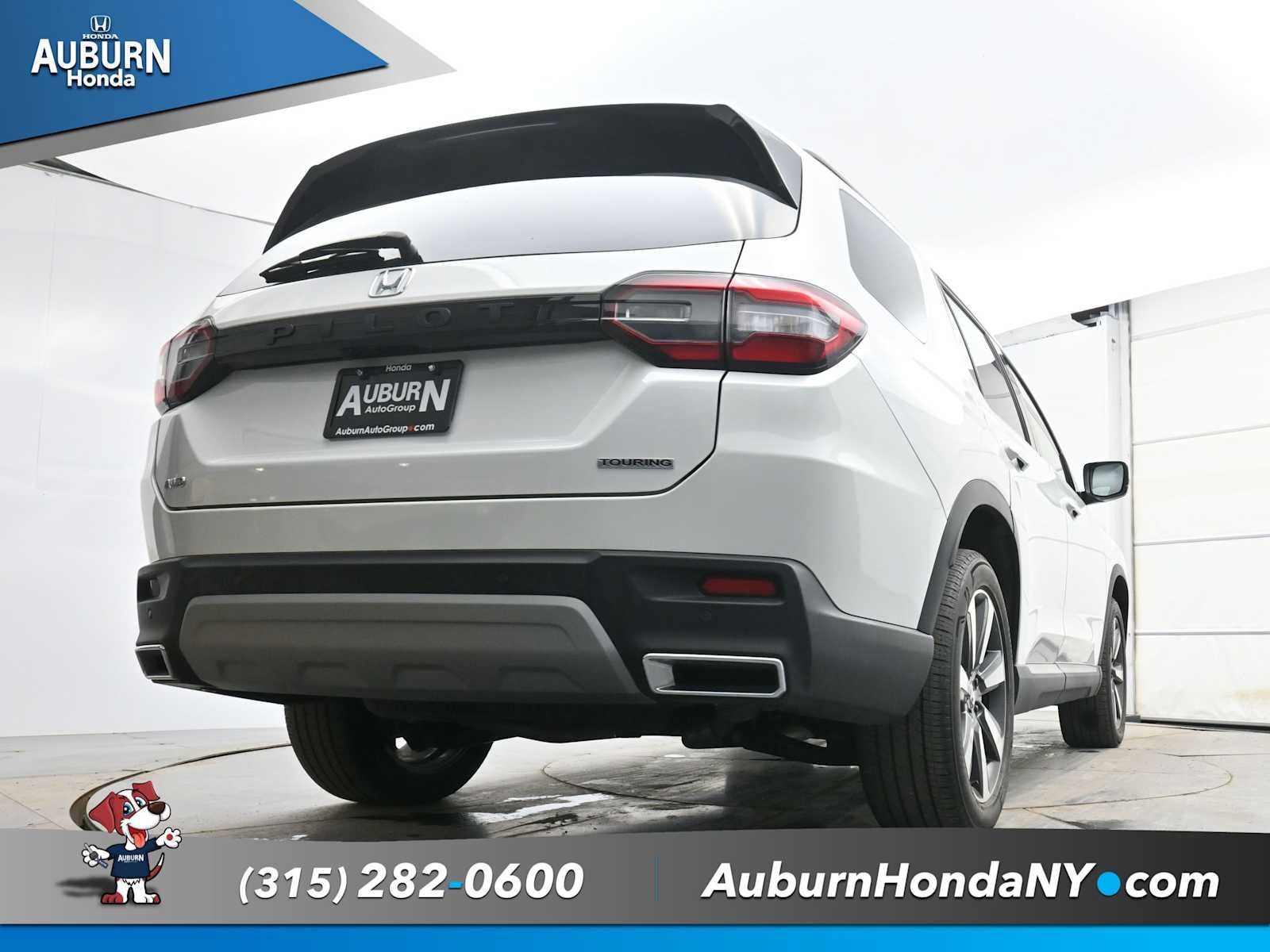 Used 2024 Honda Pilot Touring image 21