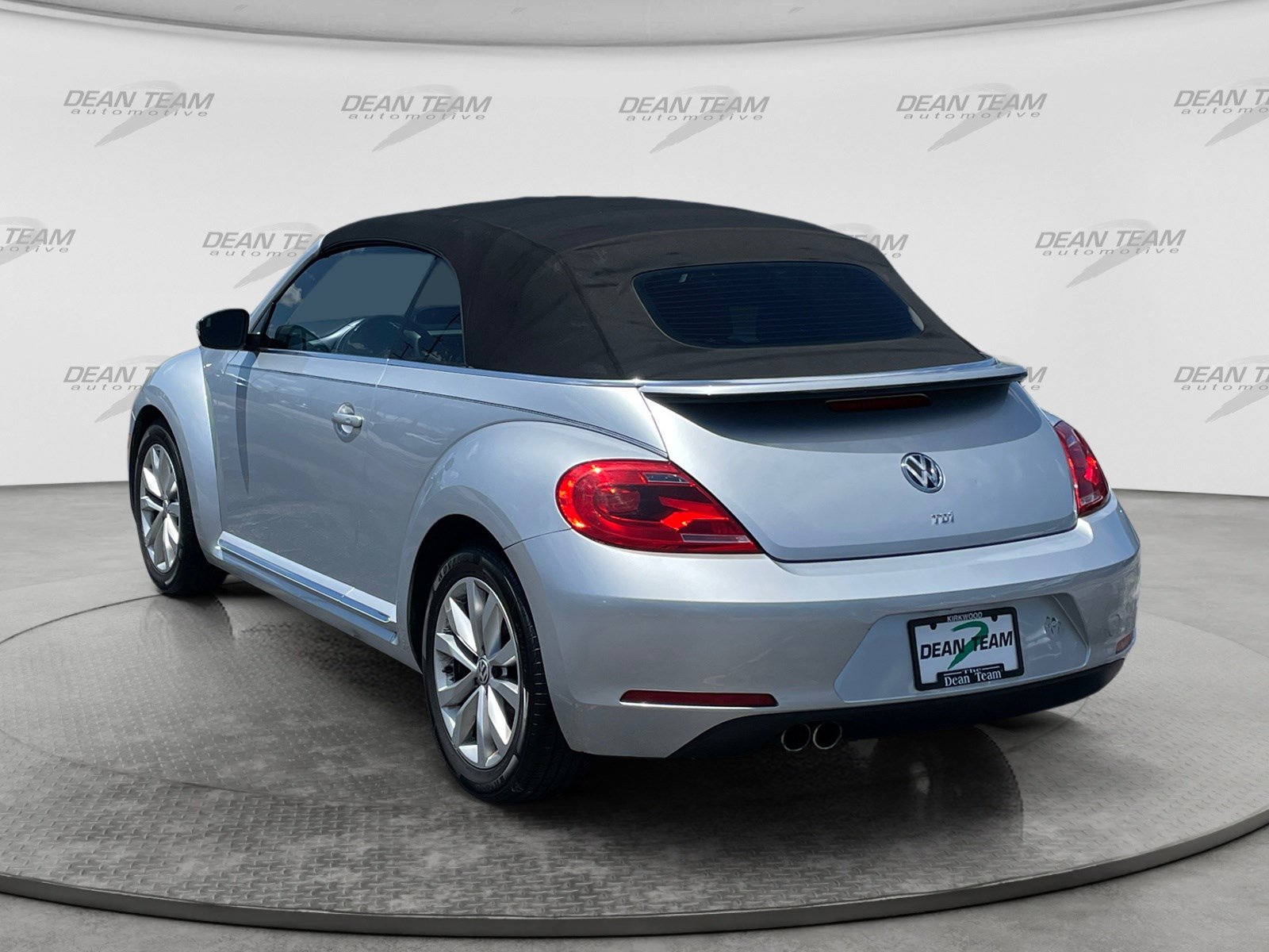 Used 2013 Volkswagen Beetle TDI FWD image 6