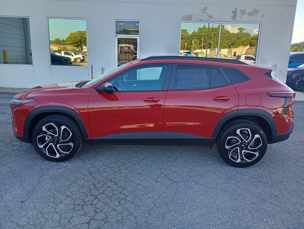 New 2026 Chevrolet Trax RS w/ Driver Confidence Package FWD image 2