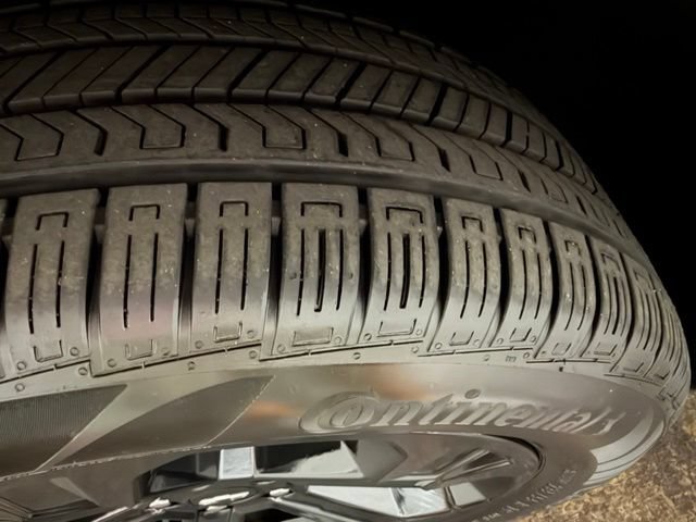 Used 2025 Chevrolet Equinox LT w/ Midnight Edition FWD image 11