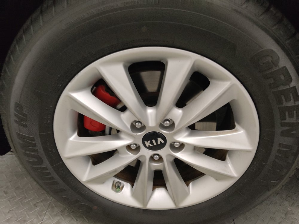 Used 2020 Kia Sorento LX image 31