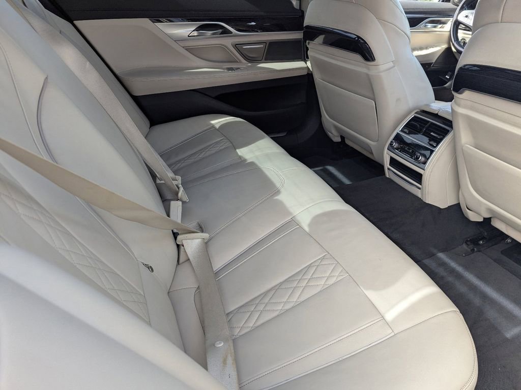 Used 2021 BMW 740i w/ M Sport Package RWD image 14