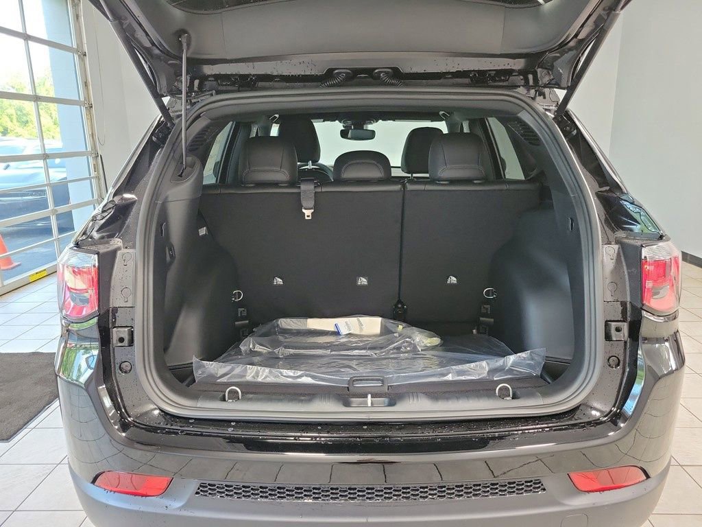 New 2025 Jeep Compass Latitude w/ Convenience Group image 7