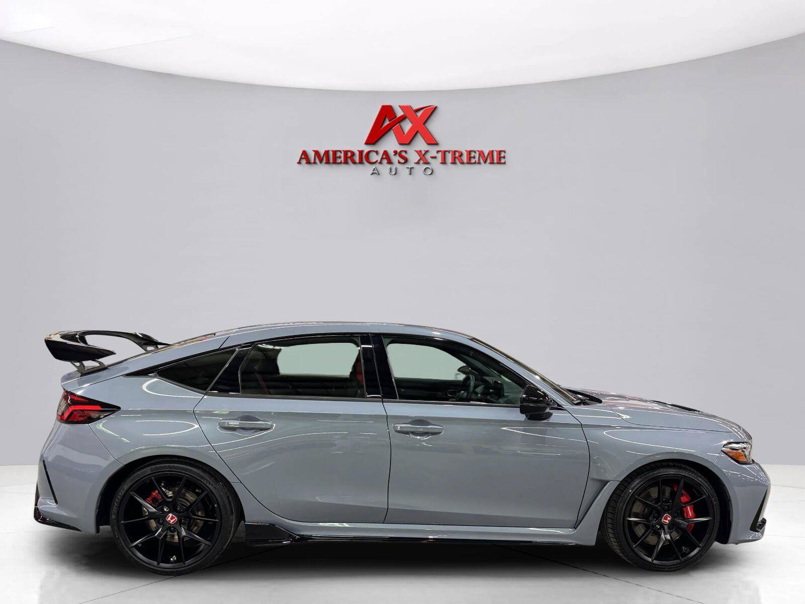 Used 2024 Honda Civic Type R image 5