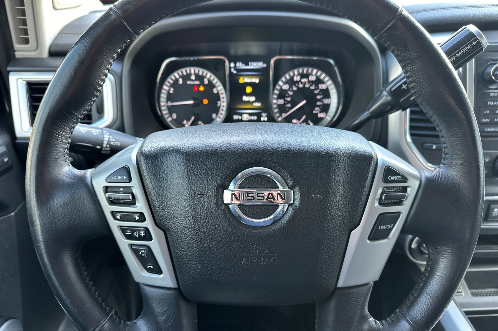 Used 2018 Nissan Titan SL AWD/4WD image 10