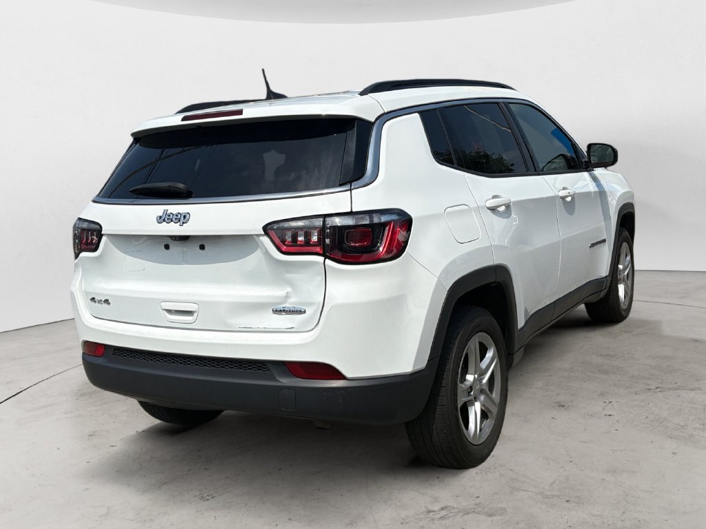 Used 2023 Jeep Compass Latitude AWD/4WD image 3