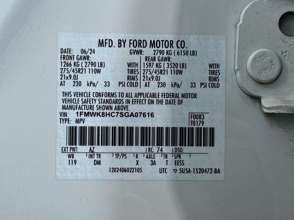 Used 2025 Ford Explorer Platinum w/ Ultimate Package AWD/4WD image 31