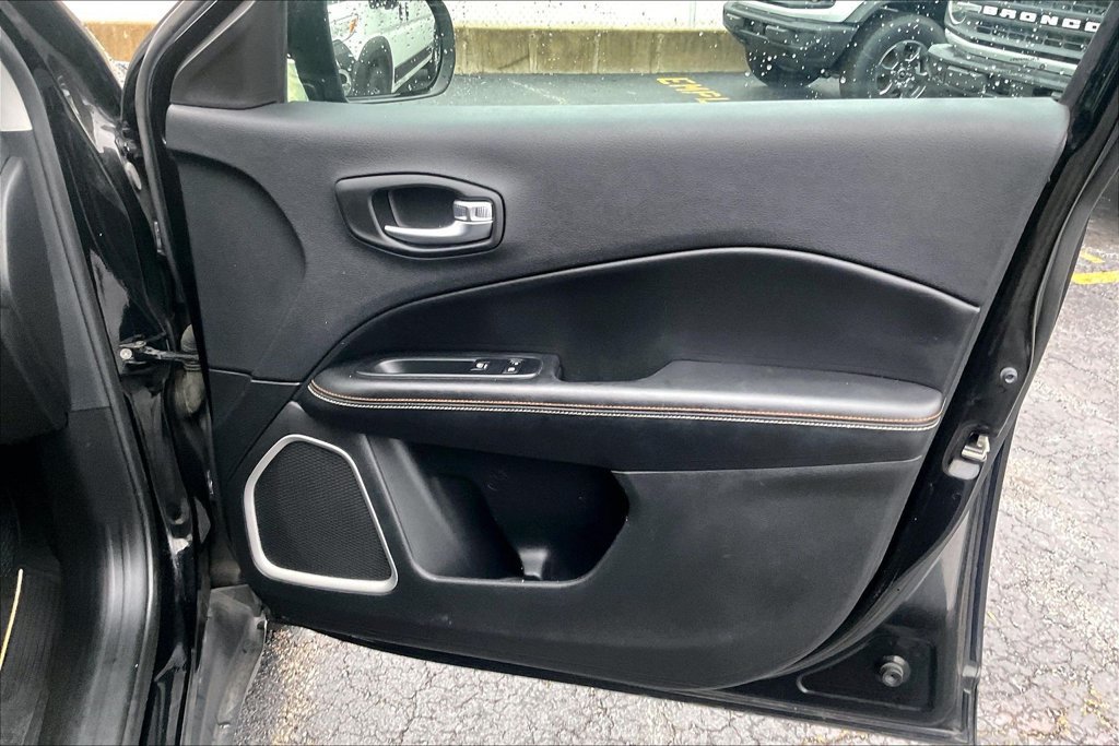 Used 2019 Jeep Compass Latitude w/ Popular Equipment Group AWD/4WD image 23