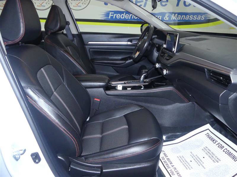 Used 2024 Nissan Altima 2.5 SR FWD image 7