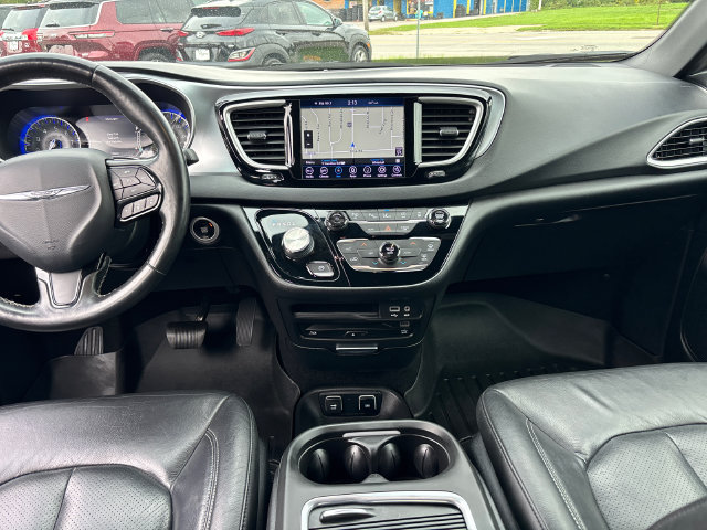 Used 2020 Chrysler Pacifica Touring-L Plus FWD image 12