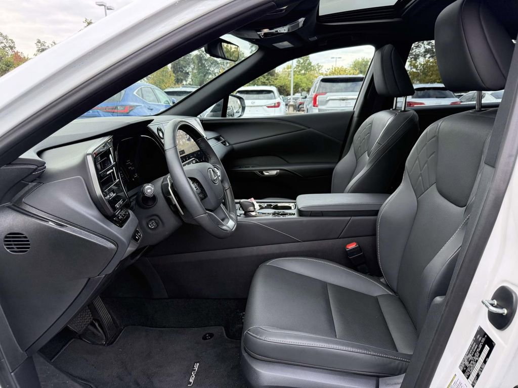 Used 2025 Lexus RX 350 Premium image 16