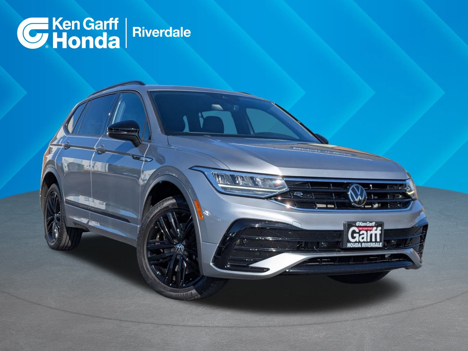 Used 2022 Volkswagen Tiguan SE R-Line