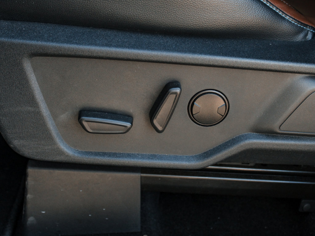 Used 2024 Ford Bronco Outer Banks AWD/4WD image 8
