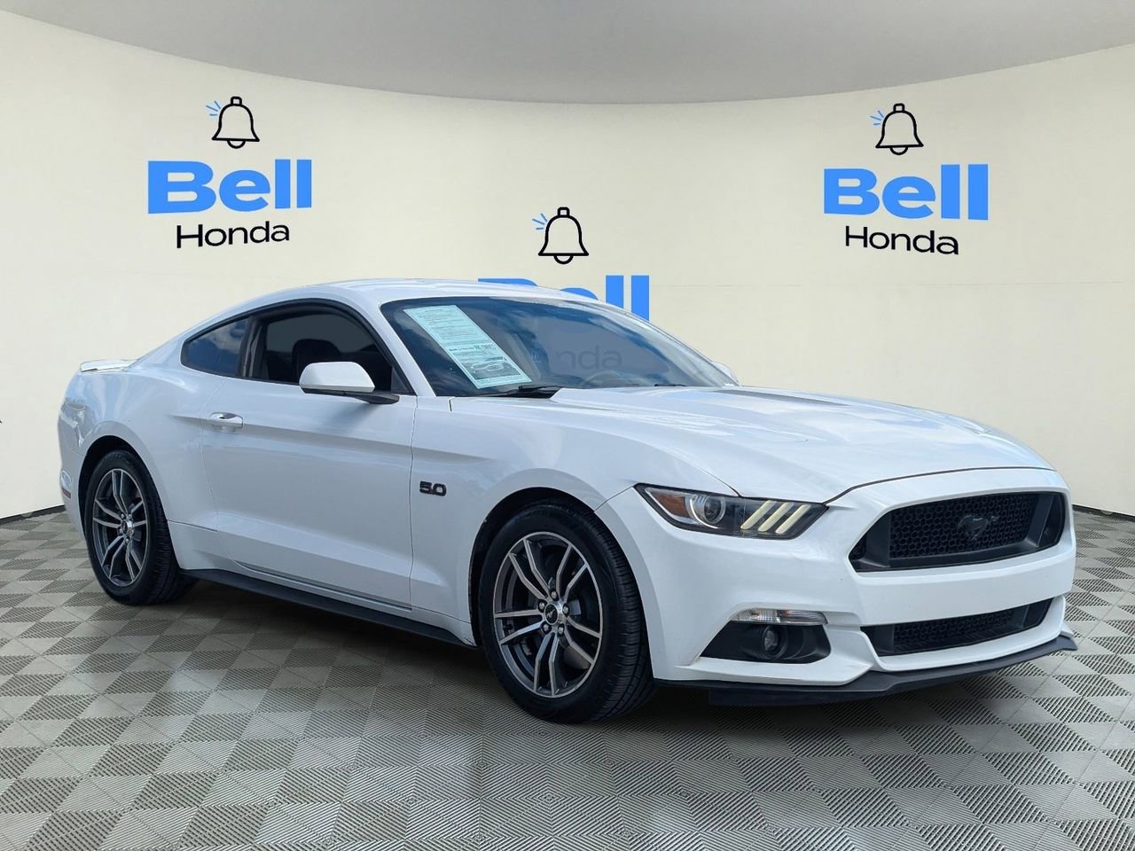 Used 2017 Ford Mustang GT RWD image 6