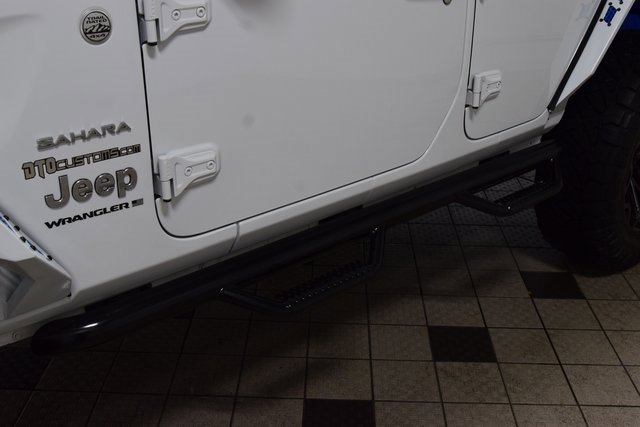 Used 2024 Jeep Wrangler Sahara w/ Safety Group image 28