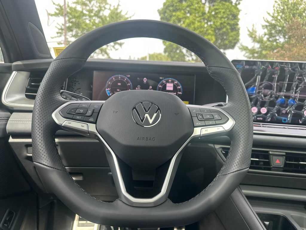 New 2026 Volkswagen Tiguan SE R-Line AWD/4WD image 12