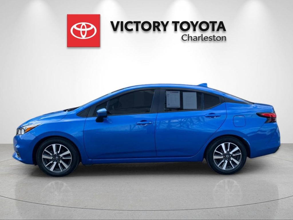 Used 2020 Nissan Versa SV image 2