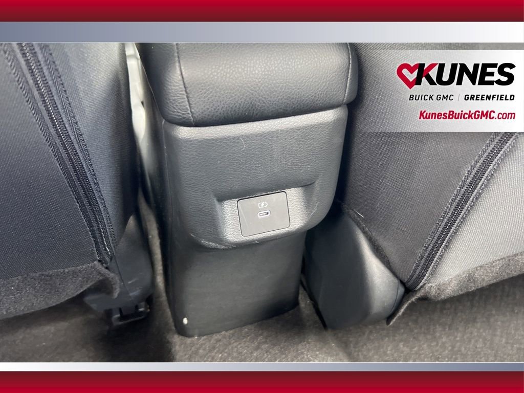 Used 2025 Nissan Versa SV image 36