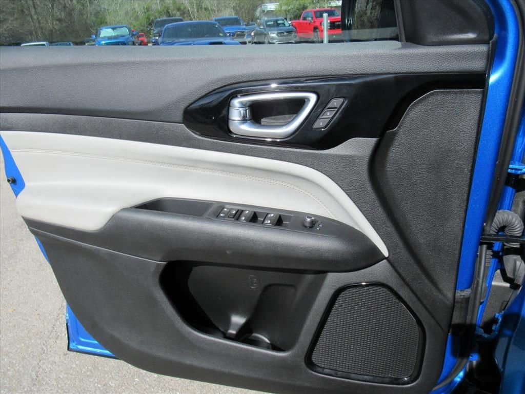 Used 2024 Jeep Compass Limited w/ Elite Group image 17