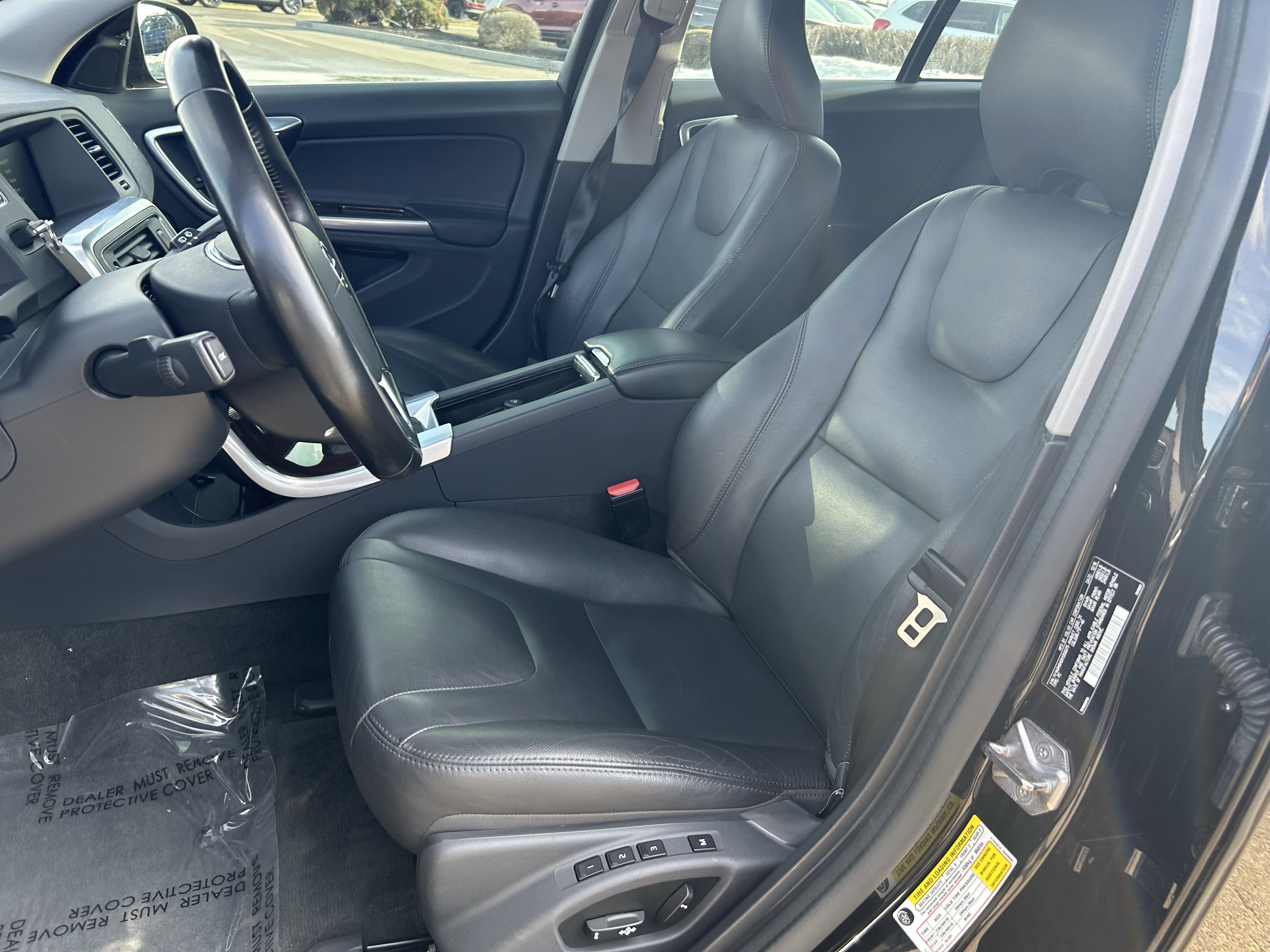 Used 2017 Volvo V60 T5 Platinum w/ Climate Package image 22