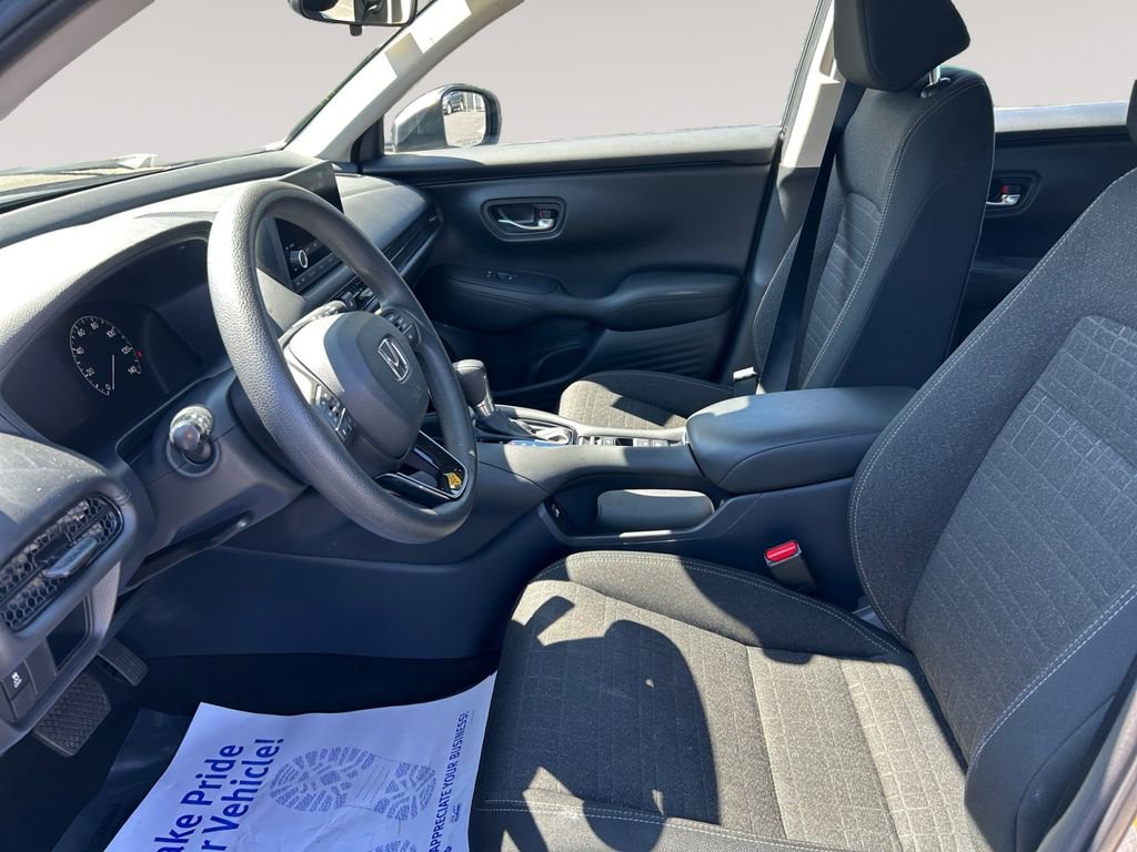 Used 2023 Honda HR-V LX image 9