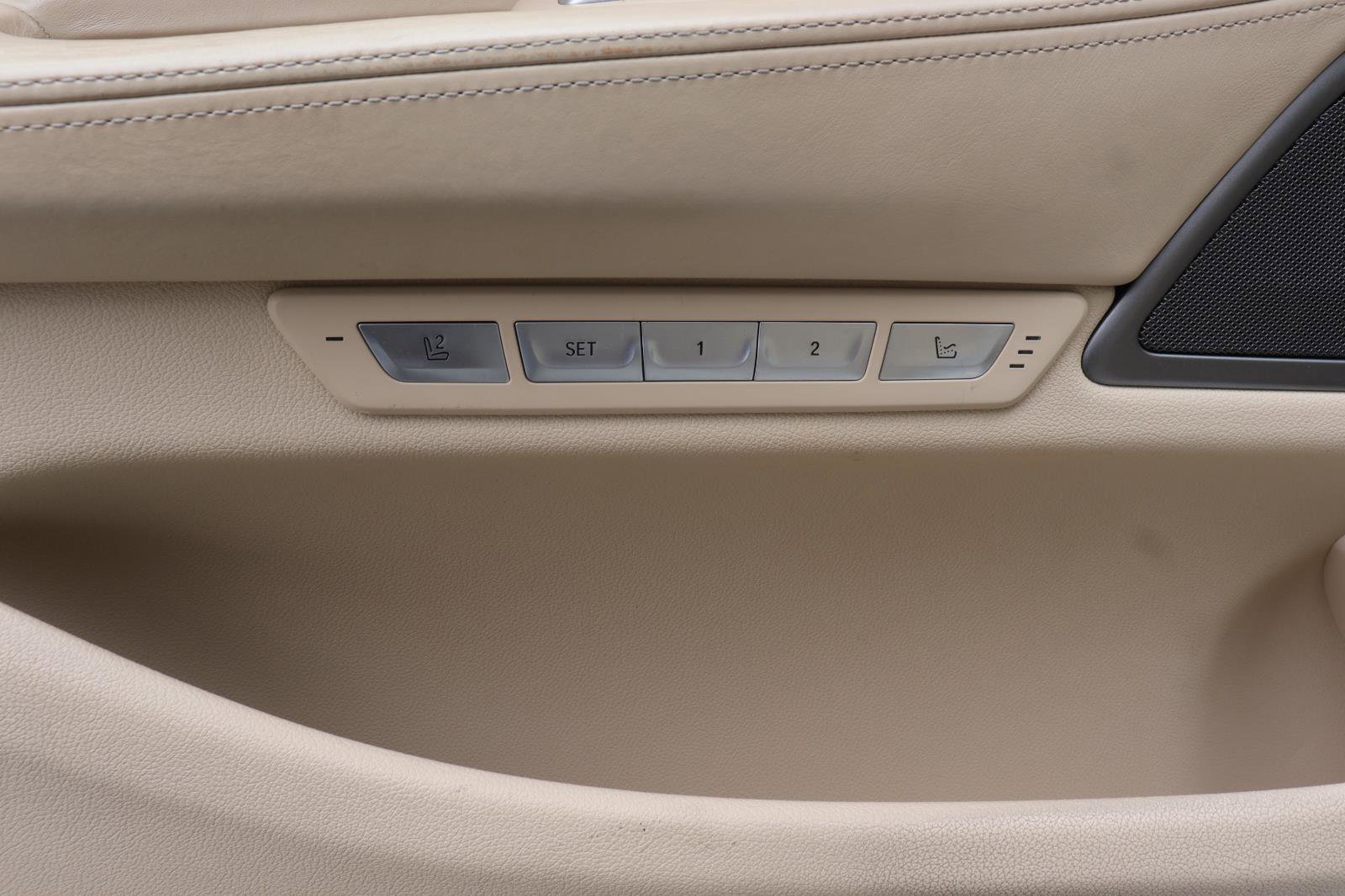 Used 2016 BMW 750i image 22