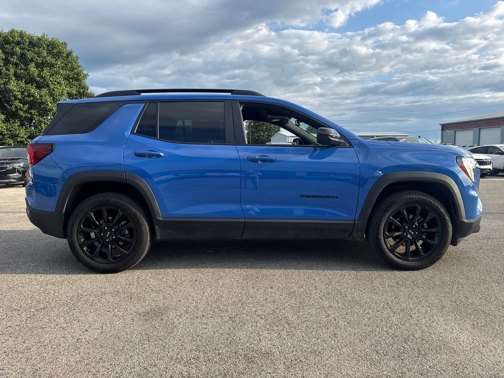 Used 2025 GMC Terrain Elevation w/ Black Edition AWD/4WD image 9