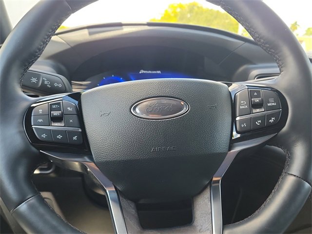 Used 2023 Ford Explorer Platinum w/ Technology Package image 14