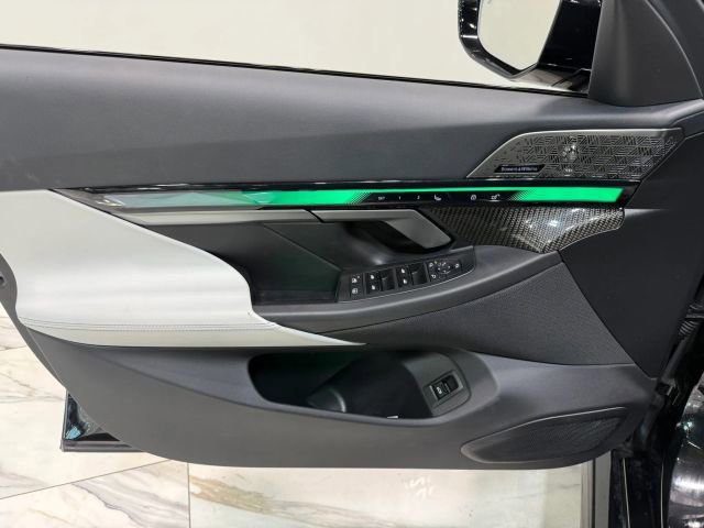 Used 2025 BMW M5 w/ Executive Package image 13