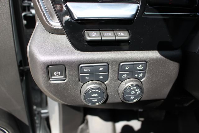 Used 2024 Chevrolet Silverado 3500 High Country w/ High Country Premium Package image 34