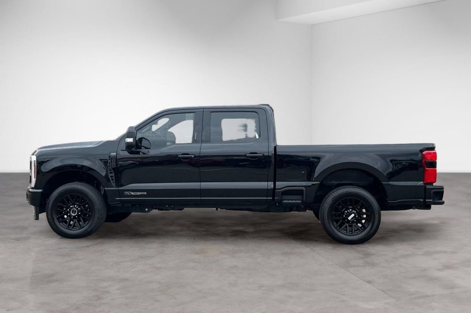 Used 2024 Ford F250 Lariat w/ Lariat Ultimate Package AWD/4WD image 2