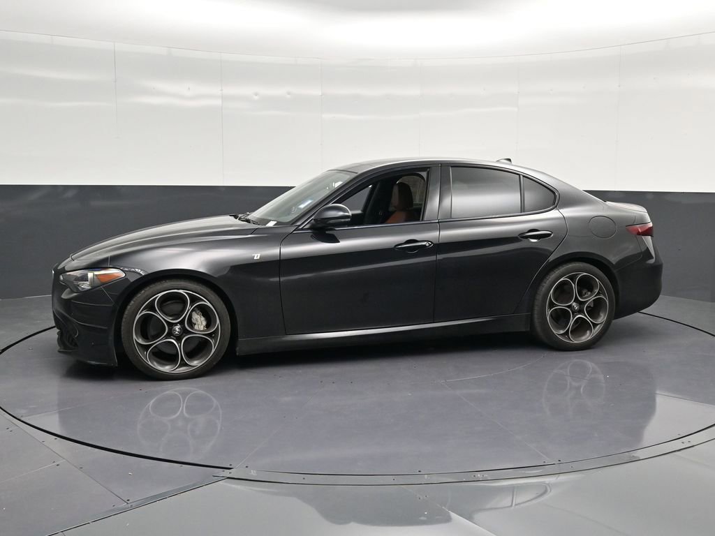 Used 2023 Alfa Romeo Giulia Ti RWD image 7