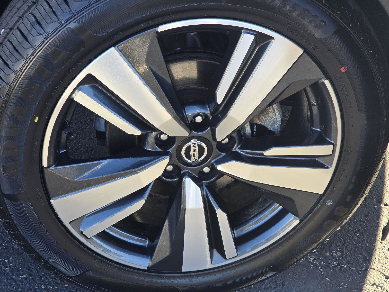Used 2021 Nissan Rogue Platinum AWD/4WD image 9
