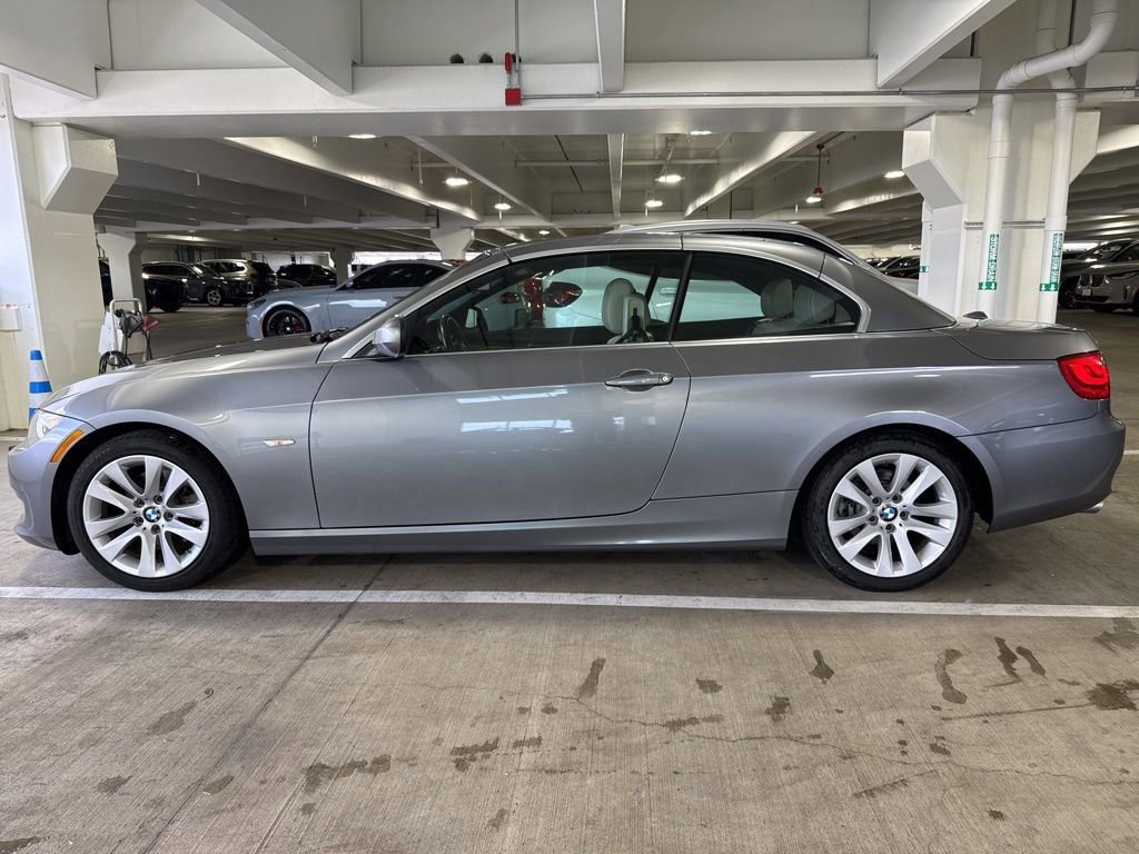 Used 2011 BMW 328i Convertible image 3