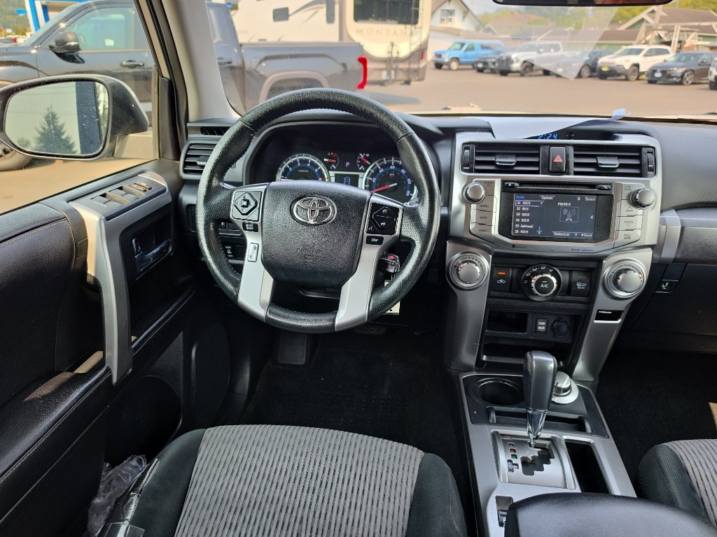 Used 2016 Toyota 4Runner SR5 AWD/4WD image 23