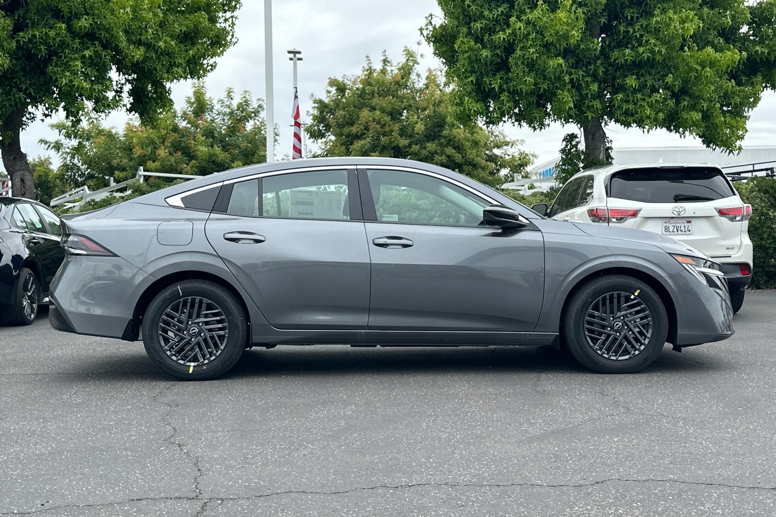New 2026 Nissan Sentra SV w/ SV Convenience Package FWD image 3