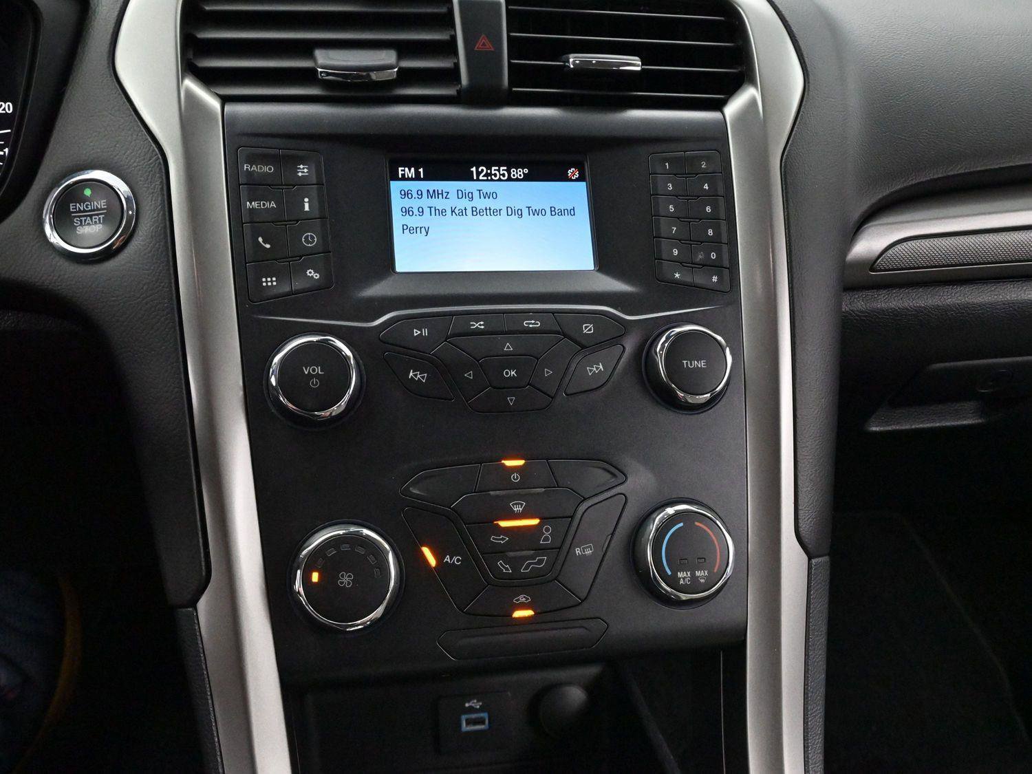 Used 2020 Ford Fusion S FWD image 20